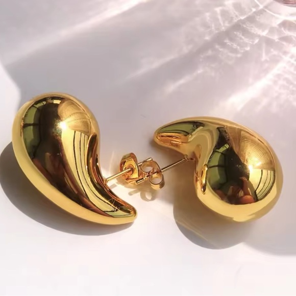 ◾️18K Gold Plated Waterdrop Earrings - Picture 10 of 11